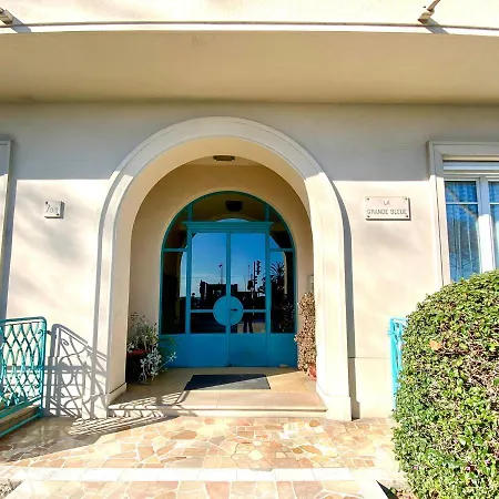 La Grande Bleue Apartment Menton